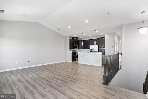Living - 42565 Burbank Ter, Sterling, VA 20166 photo 2 of 3