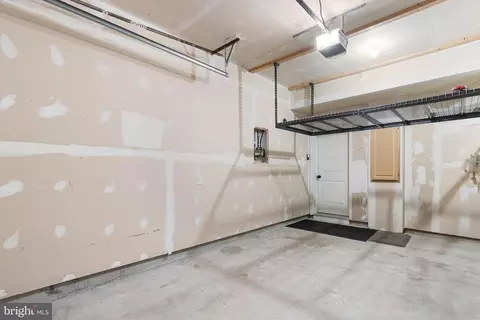 Entry Way - 42565 Burbank Ter, Sterling, VA 20166 photo 7 of 7