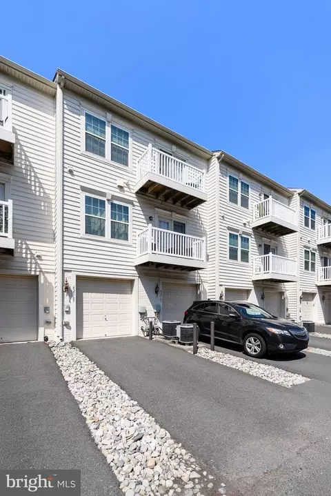 Exterior - 42565 Burbank Ter, Sterling, VA 20166 photo 4 of 7