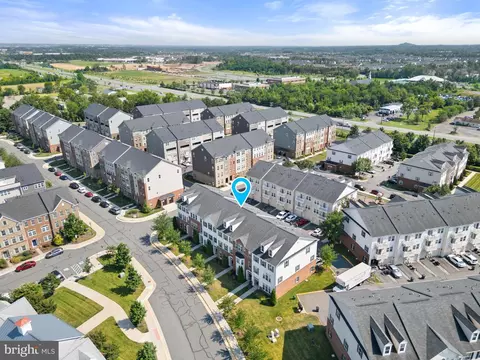 View/Area - 42565 Burbank Ter, Sterling, VA 20166 photo 3 of 10
