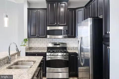 Kitchen - 42565 Burbank Ter, Sterling, VA 20166 photo 1 of 2