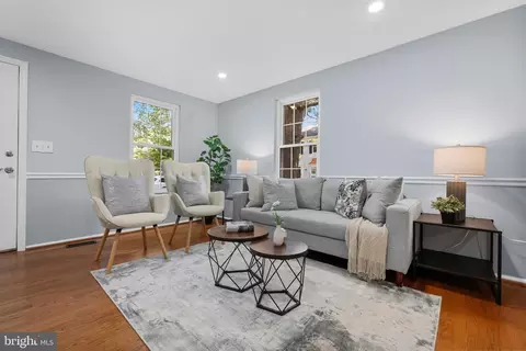 19 Dulany Ct, Sterling, VA 20165 photo 5