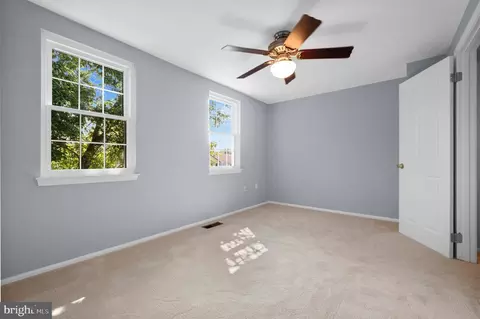 19 Dulany Ct, Sterling, VA 20165 photo 22