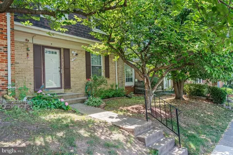 1008 Temple Ct, Sterling, VA 20164