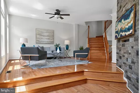 47396 Victoria Falls Sq, Sterling, VA 20165