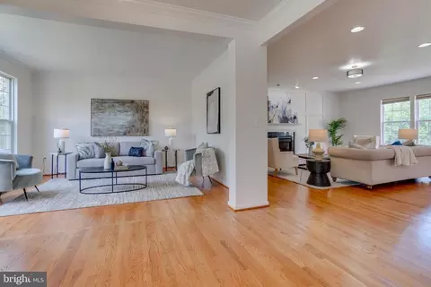Living - 25869 Spring Farm Cir, Chantilly, VA 20152 photo 4 of 21