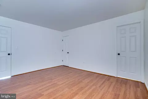 Bedroom - 25869 Spring Farm Cir, Chantilly, VA 20152 photo 3 of 8