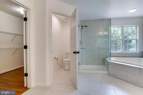 Bath - 25869 Spring Farm Cir, Chantilly, VA 20152 photo 3 of 6