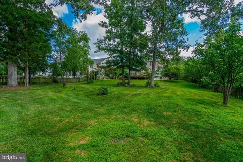 Exterior - 25869 Spring Farm Cir, Chantilly, VA 20152 photo 9 of 15