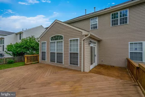 Exterior - 25869 Spring Farm Cir, Chantilly, VA 20152 photo 6 of 15