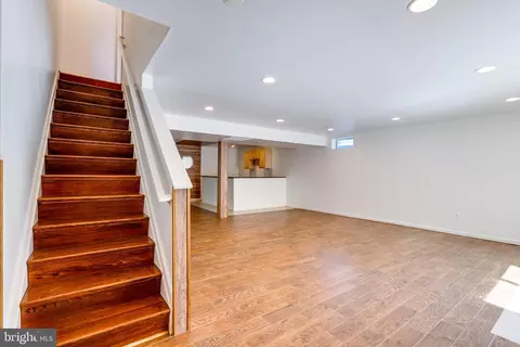 Living - 25869 Spring Farm Cir, Chantilly, VA 20152 photo 14 of 21