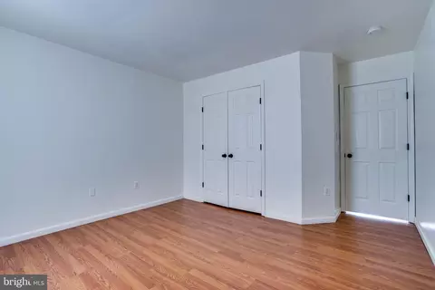 Bedroom - 25869 Spring Farm Cir, Chantilly, VA 20152 photo 5 of 8