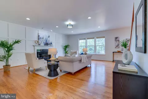 Living - 25869 Spring Farm Cir, Chantilly, VA 20152 photo 6 of 21