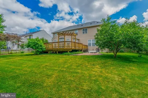 Exterior - 25869 Spring Farm Cir, Chantilly, VA 20152 photo 10 of 15