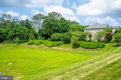Exterior - 25869 Spring Farm Cir, Chantilly, VA 20152 photo 12 of 15