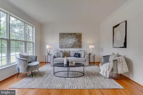 Living - 25869 Spring Farm Cir, Chantilly, VA 20152 photo 2 of 21