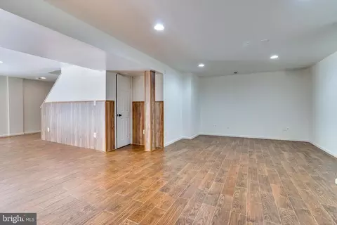 Living - 25869 Spring Farm Cir, Chantilly, VA 20152 photo 19 of 21