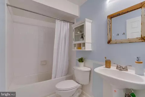 Bath - 25869 Spring Farm Cir, Chantilly, VA 20152 photo 6 of 6