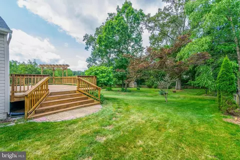 Exterior - 25869 Spring Farm Cir, Chantilly, VA 20152 photo 7 of 15