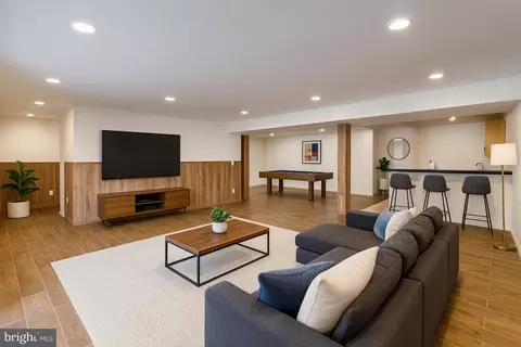 Living - 25869 Spring Farm Cir, Chantilly, VA 20152 photo 15 of 21