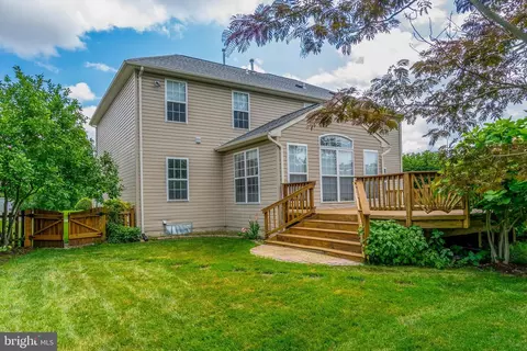Exterior - 25869 Spring Farm Cir, Chantilly, VA 20152 photo 8 of 15