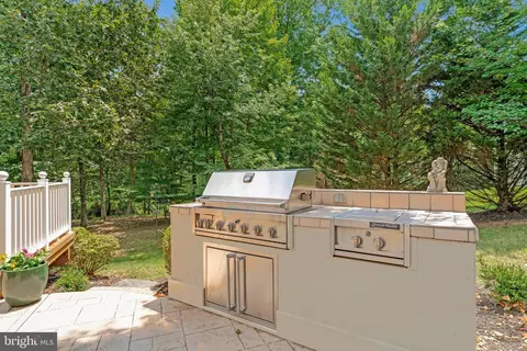 Exterior - 18752 Upper Meadow Dr, Leesburg, VA 20176 photo 7 of 21