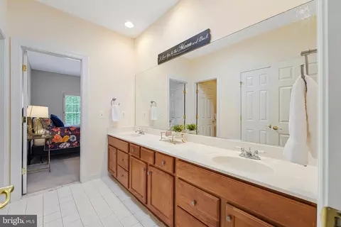 Bath - 18752 Upper Meadow Dr, Leesburg, VA 20176 photo 6 of 9