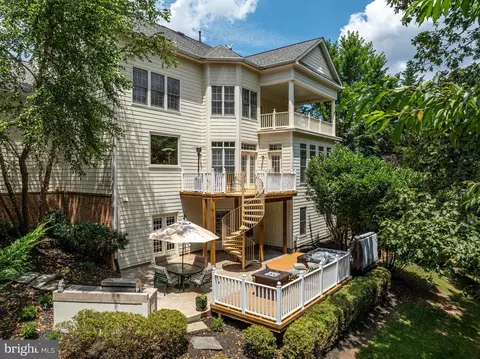 Exterior - 18752 Upper Meadow Dr, Leesburg, VA 20176 photo 17 of 21