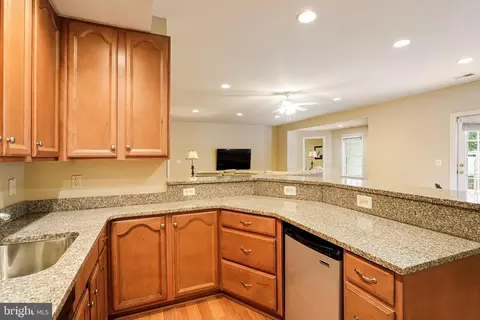 Kitchen - 18752 Upper Meadow Dr, Leesburg, VA 20176 photo 10 of 10