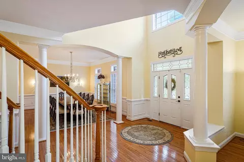 Entry Way - 18752 Upper Meadow Dr, Leesburg, VA 20176 photo 3 of 7