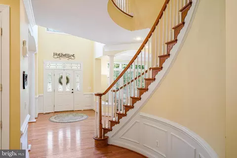 Entry Way - 18752 Upper Meadow Dr, Leesburg, VA 20176 photo 4 of 7
