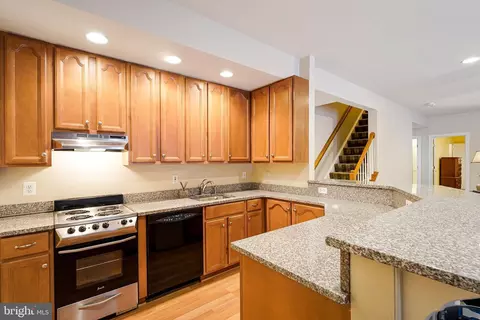 Kitchen - 18752 Upper Meadow Dr, Leesburg, VA 20176 photo 9 of 10