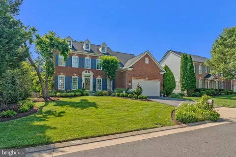 18814 Farnham Ct, Leesburg, VA 20176