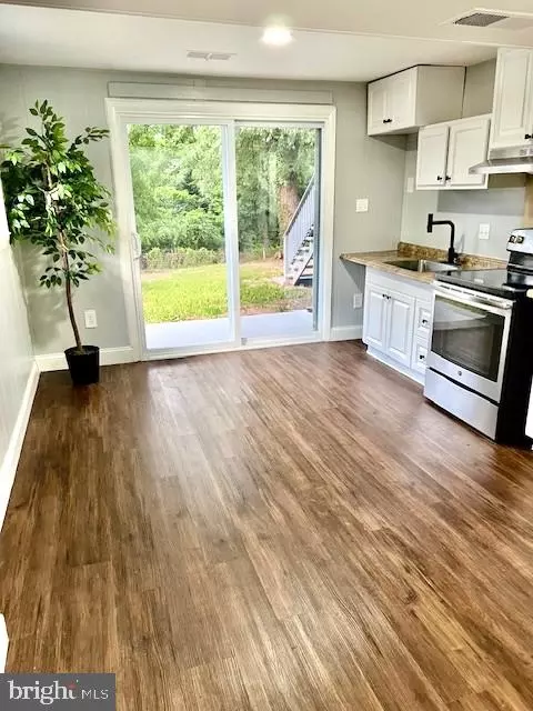 Kitchen - 406 W Maple Ave, Sterling, VA 20164 photo 25 of 26