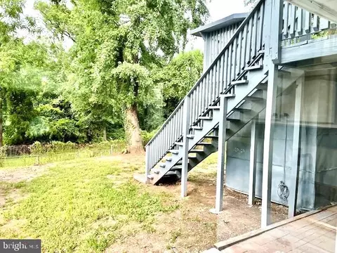 Exterior - 406 W Maple Ave, Sterling, VA 20164 photo 13 of 17