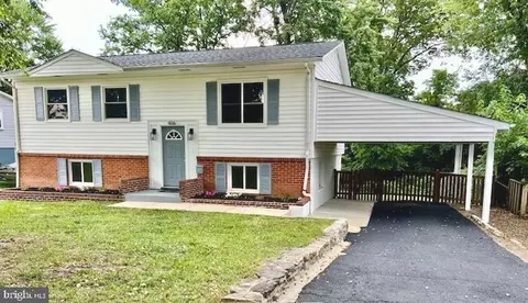 Exterior - 406 W Maple Ave, Sterling, VA 20164 photo 16 of 17