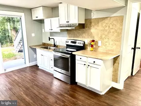 Kitchen - 406 W Maple Ave, Sterling, VA 20164 photo 23 of 26