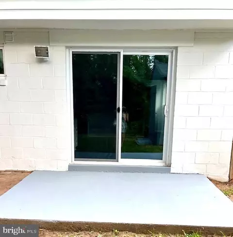 Exterior - 406 W Maple Ave, Sterling, VA 20164 photo 12 of 17