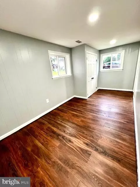 Entry Way - 406 W Maple Ave, Sterling, VA 20164 photo 9 of 10