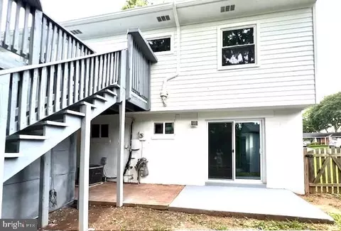 Exterior - 406 W Maple Ave, Sterling, VA 20164 photo 7 of 17