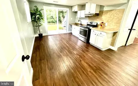 Kitchen - 406 W Maple Ave, Sterling, VA 20164 photo 18 of 26