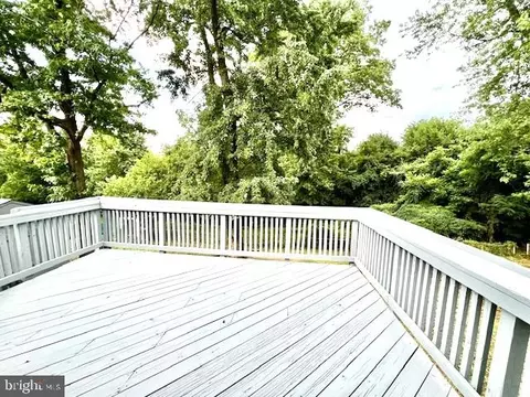 Exterior - 406 W Maple Ave, Sterling, VA 20164 photo 8 of 17