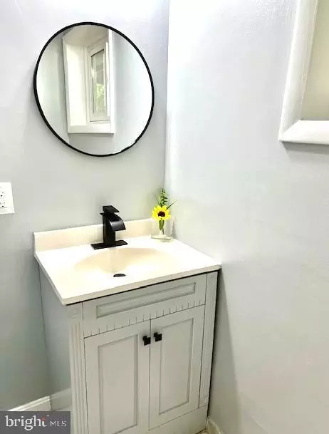 Bath - 406 W Maple Ave, Sterling, VA 20164 photo 11 of 16