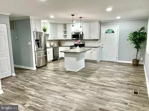 Kitchen - 406 W Maple Ave, Sterling, VA 20164 photo 13 of 26