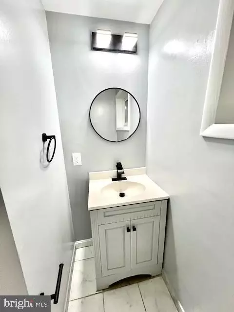 Bath - 406 W Maple Ave, Sterling, VA 20164 photo 9 of 16