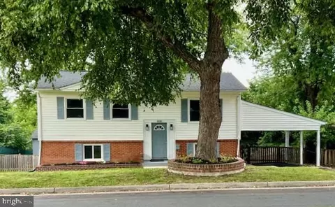 Exterior - 406 W Maple Ave, Sterling, VA 20164 photo 2 of 17