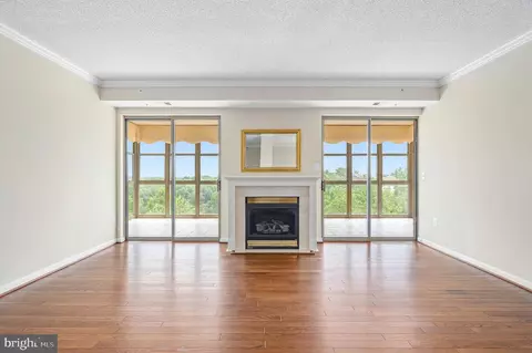 19370 Magnolia Grove Sq #410, Leesburg, VA 20176