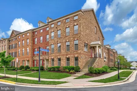 22635 Naugatuck Sq, Ashburn, VA 20148