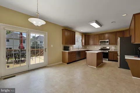 Kitchen - 25944 Donovan Dr, Chantilly, VA 20152 photo 1 of 2