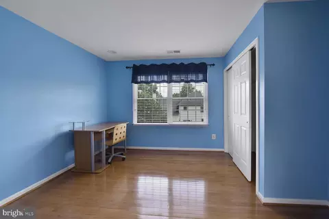 Bedroom - 25944 Donovan Dr, Chantilly, VA 20152 photo 3 of 3